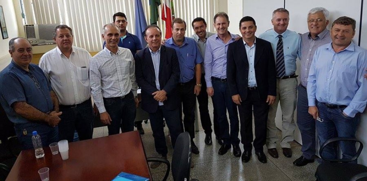 Prefeito cobra soluções para rodovias da região em reunião com secretário de Estado