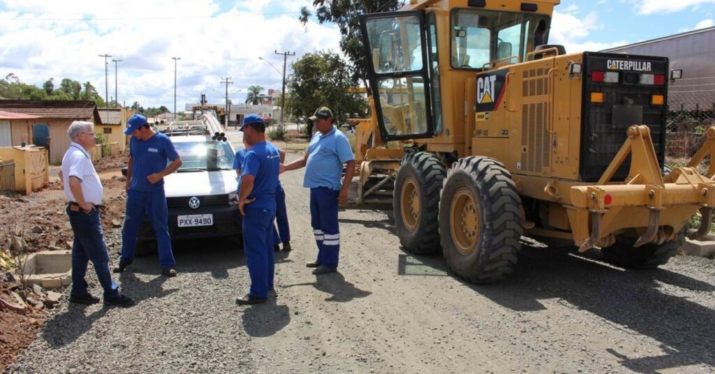 Retomadas obras de asfaltamento em duas ruas de Três Barras