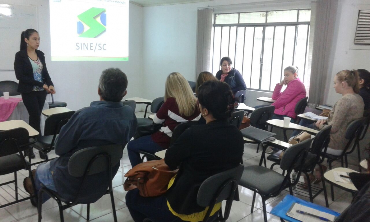 Servidoras do Sine de Três Barras participam de capacitação regional