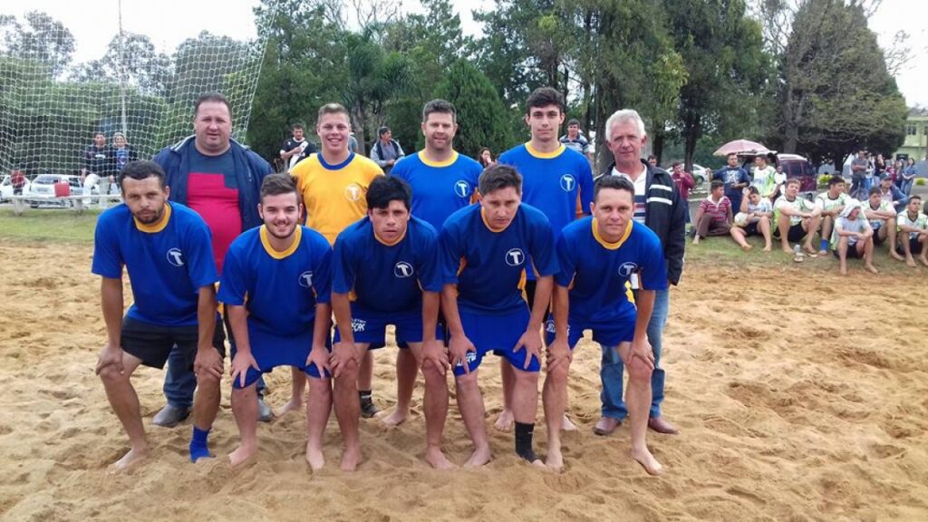 Argentina vence torneio início de futebol de areia em Três Barras