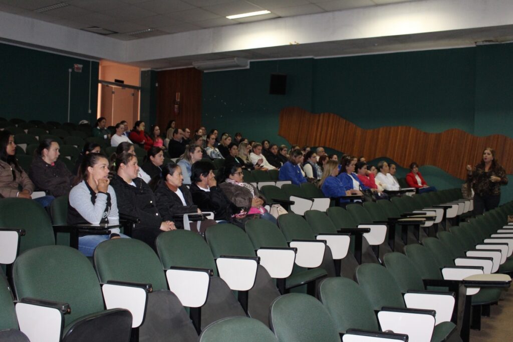 Capacitação defende atendimentos de saúde humano e acolhedor