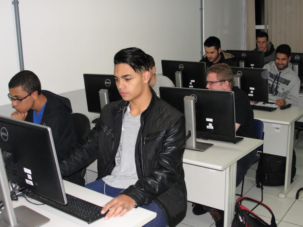 Conheça os cursos superiores ofertados pelo Câmpus Canoinhas do IFSC