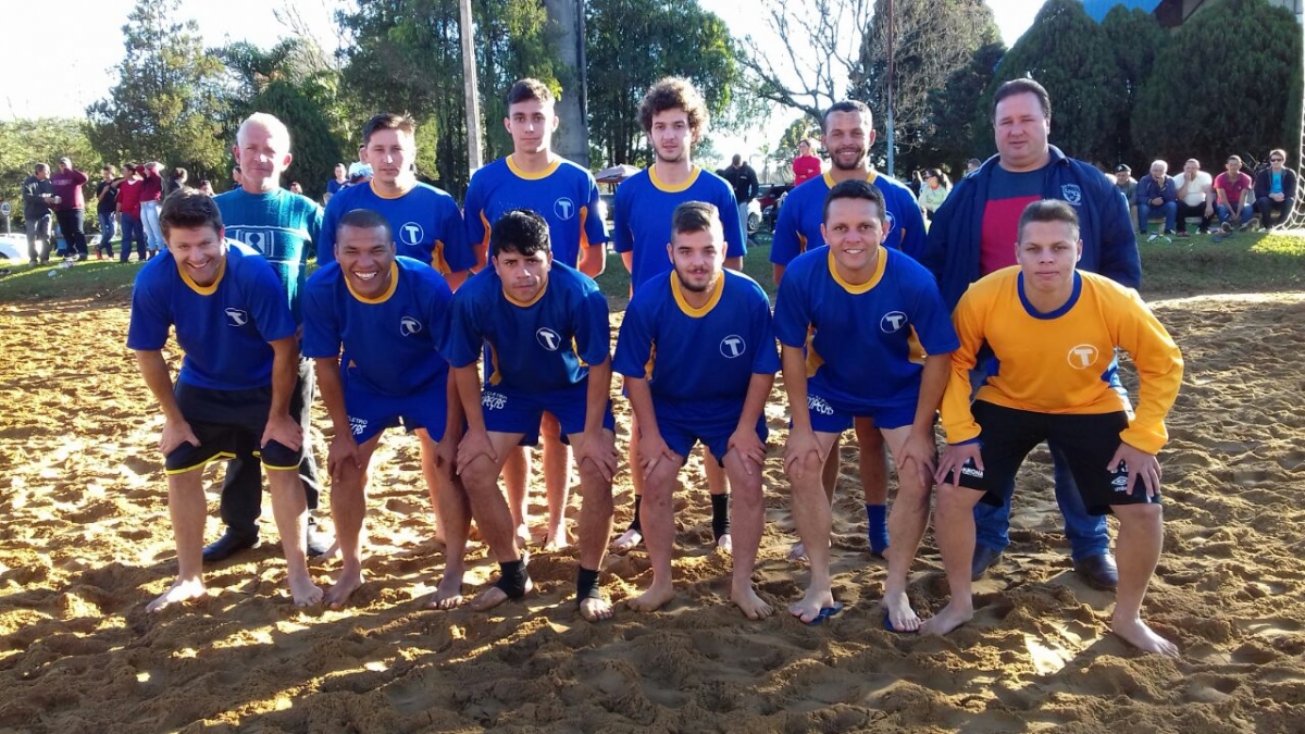 Argentina goleia e reassume a liderança do campeonato de futebol de areia