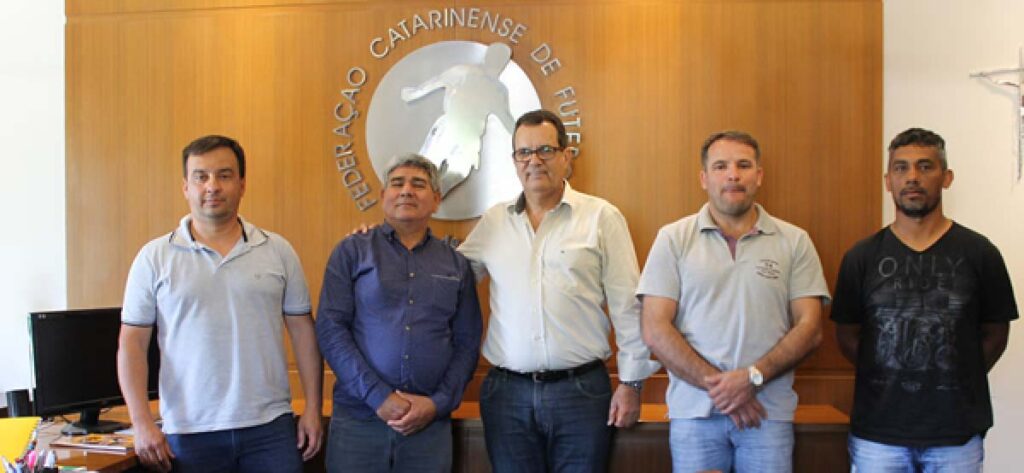 Parceira da prefeitura de Três Barras, LEC solicita curso para árbitros da região