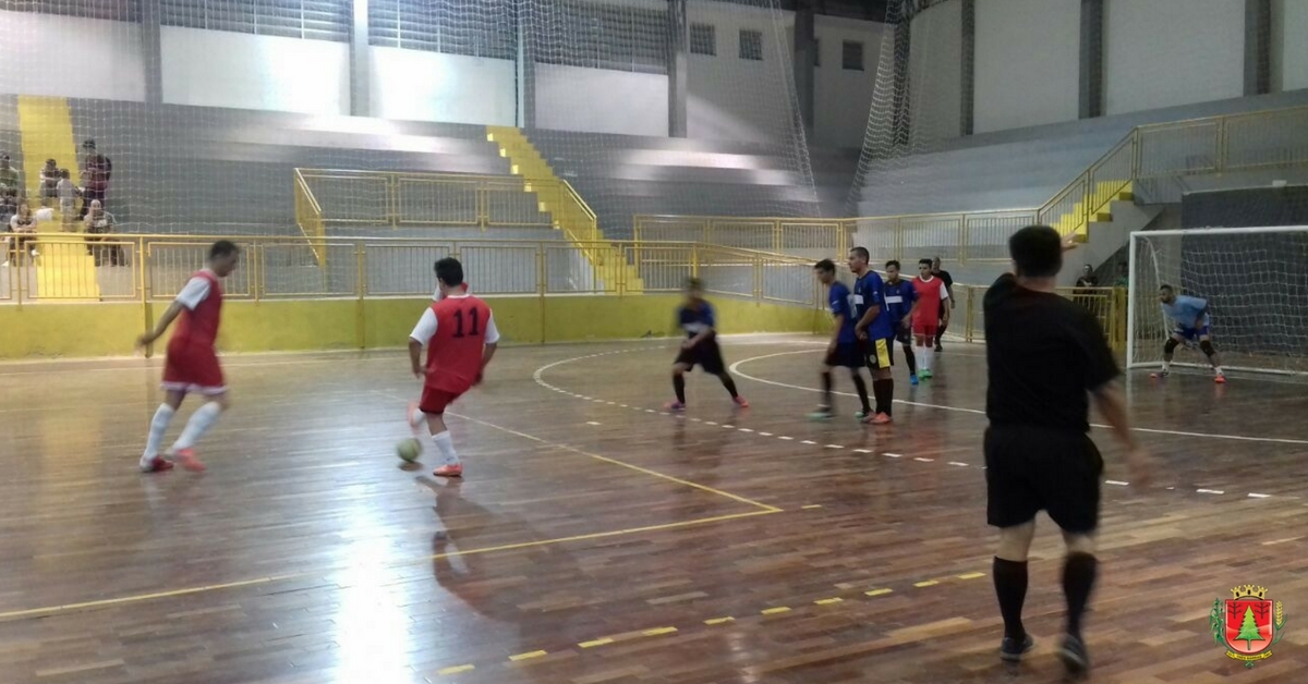 29 gols são marcados pela segunda rodada do municipal de Futsal