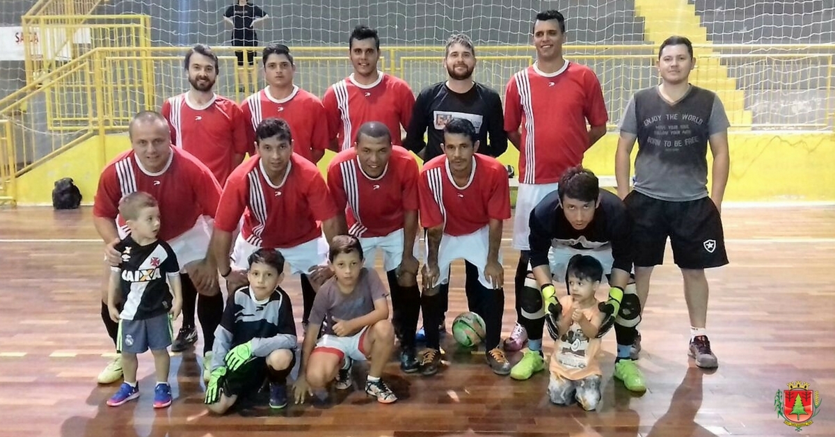 Deixaqueuxuto goleia e agora lidera a chave “D” do Futsal
