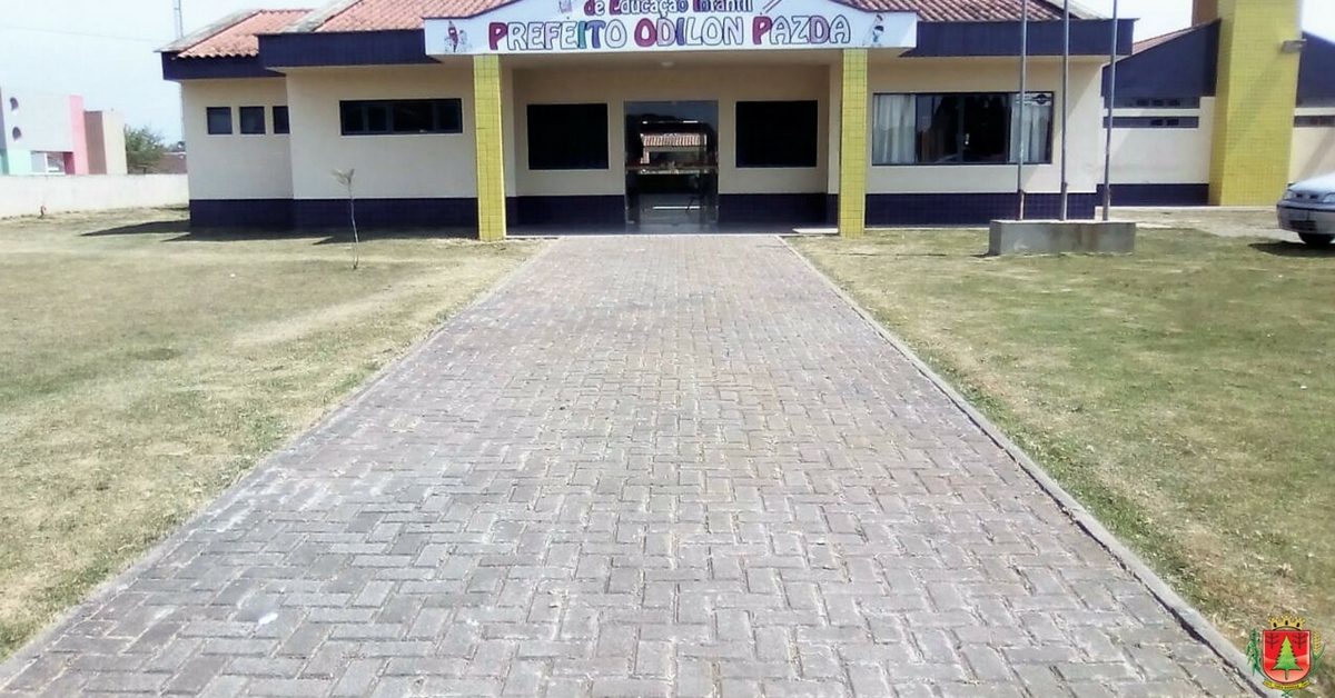 Intendência realiza serviços em áreas externas de unidades de ensino do São Cristóvão