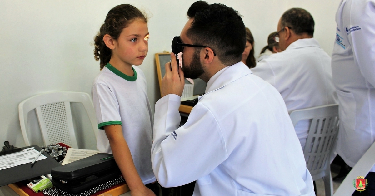 Lions Clube e Curso de Optometria promovem exames visuais na escola Guita Federmann