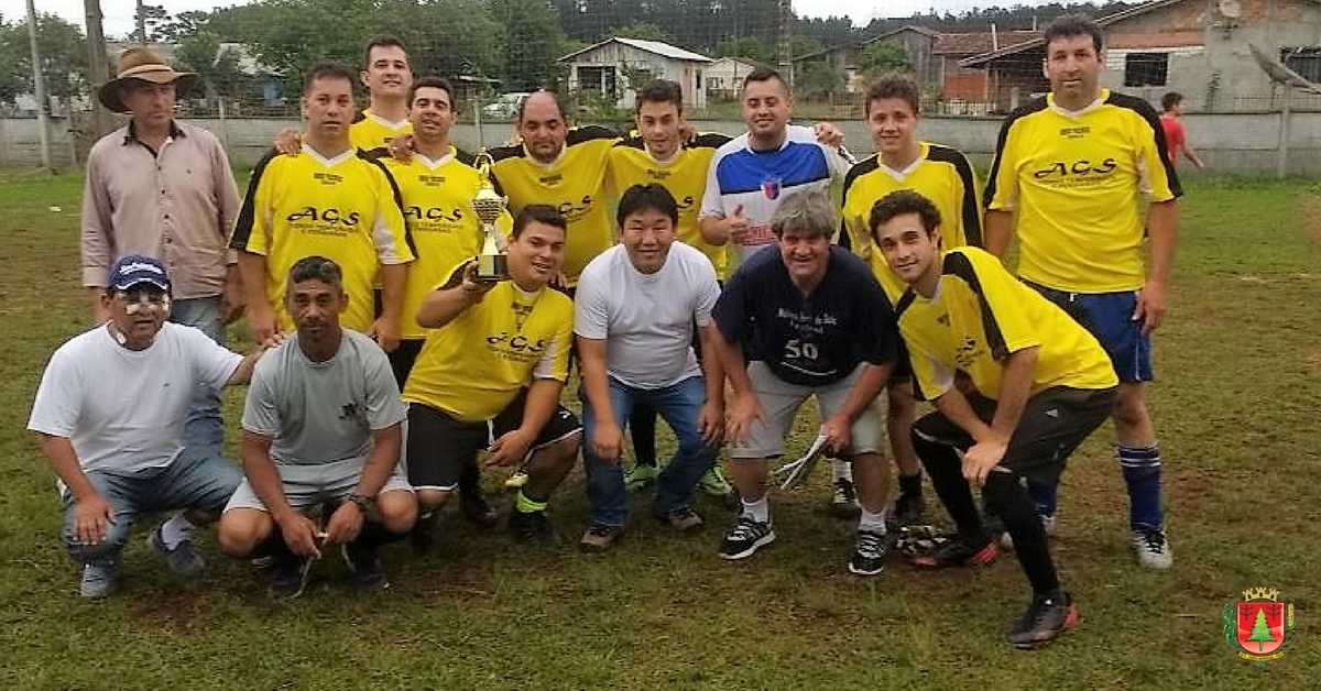 Educação goleia e é campeã do Interno de Futebol Suíço