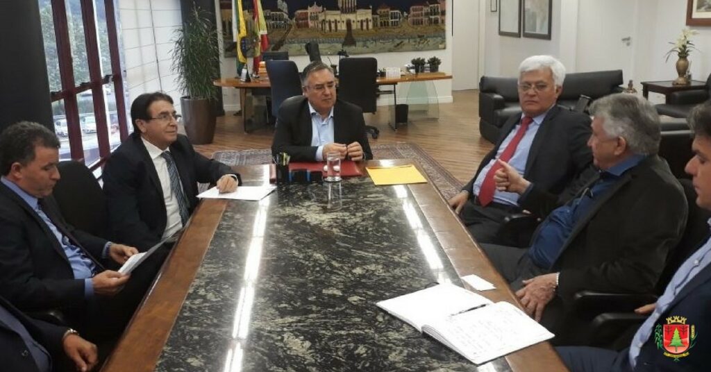 Expansão da Mili e desvio rodoviário pautam agenda com o governador do Estado