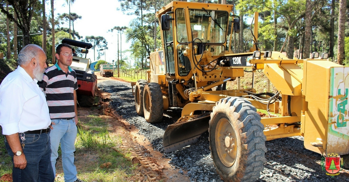 Estrada na Colônia Tigre recebe melhorias