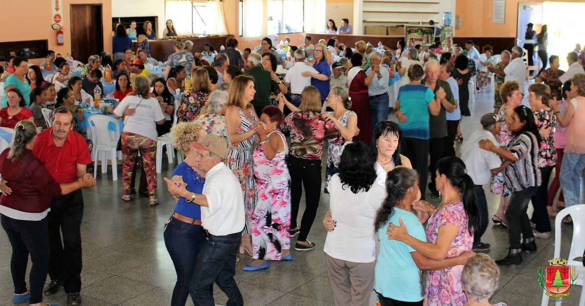 Festividades da Melhor Idade reúnem mais de 800 participantes