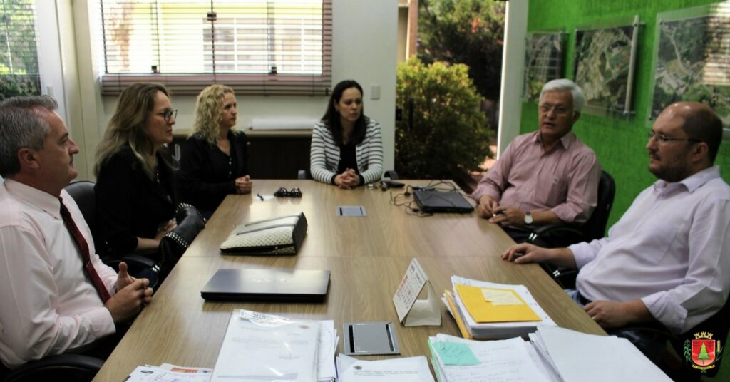 Políticas públicas do SUAS pautam reunião entre representantes do município e da Amplanorte