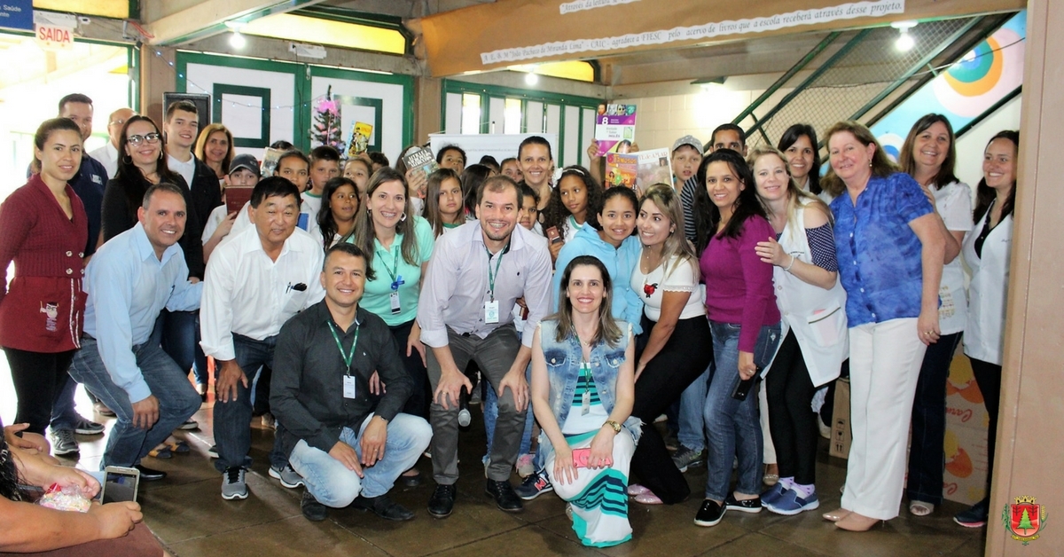 Biblioteca do Caic recebe 1,5 mil livros arrecadados durante noite cultural da Fiesc