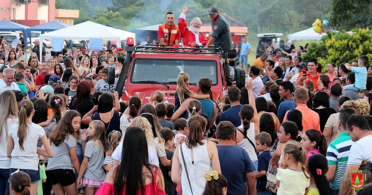 Mais de 4 mil pessoas acompanham festividades natalinas no centro