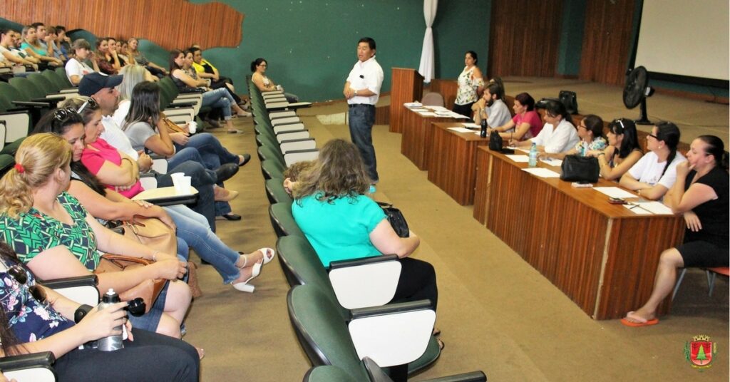 Professores da rede municipal de ensino participam de escolha de vagas