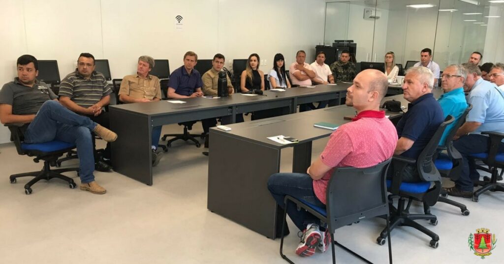 Representantes do município participam de debate sobre o transporte de produtos perigosos