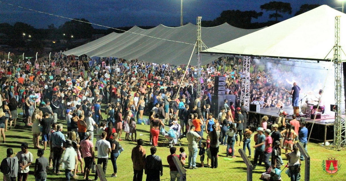 Show e presentes para 2,7 mil crianças do São Cristóvão encerram o Natal Luz deste ano