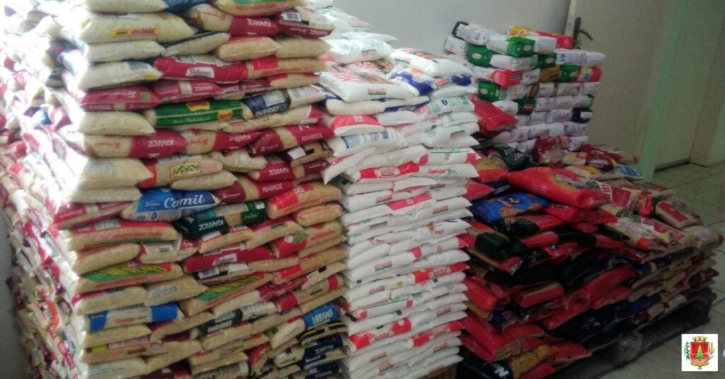 Quase cinco toneladas de alimentos são arrecadadas durante a festa da cidade