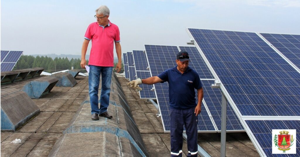 Instalação de painéis solares vai gerar economia de energia elétrica em escola