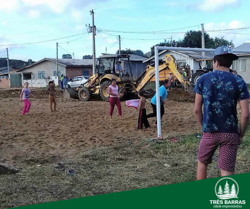 Cancha de areia recebe melhorias no bairro Bom Jesus