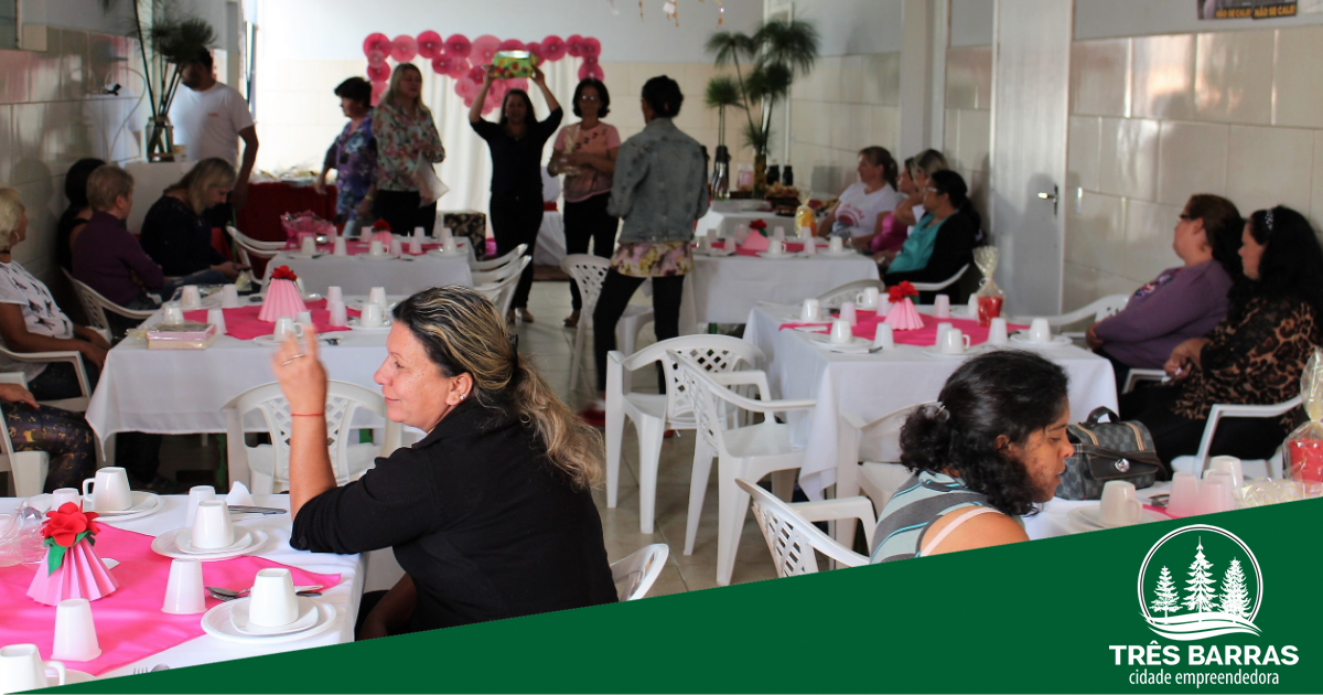 CAPS reúne pacientes e funcionários para celebrar o Dia das Mães