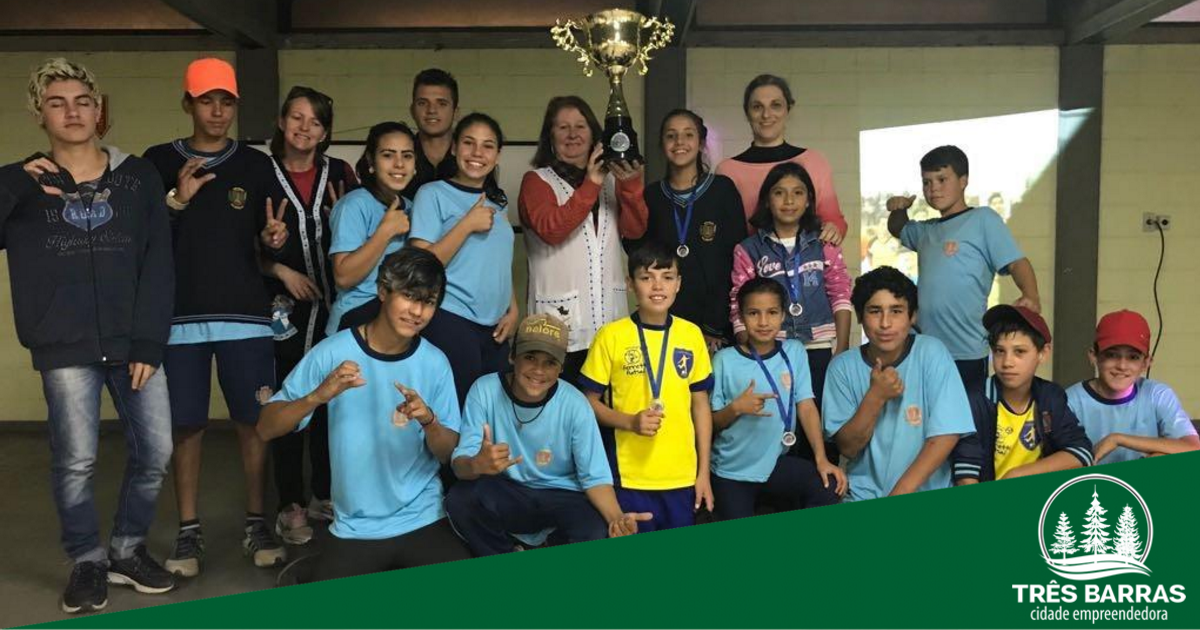 Alunos do CAIC são vice-campeões em torneio de Futsal em Canoinhas