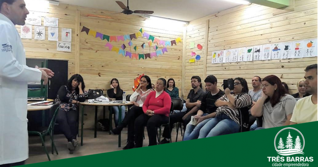“Saúde Mental” pauta palestra da equipe da UBS Dr. Mário Mussi para professores