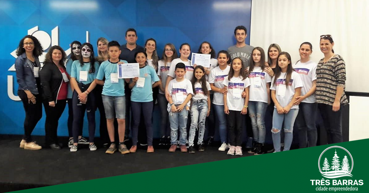 Estudantes de escolas municipais classificam trabalhos à etapa final da 8ª MOCISC