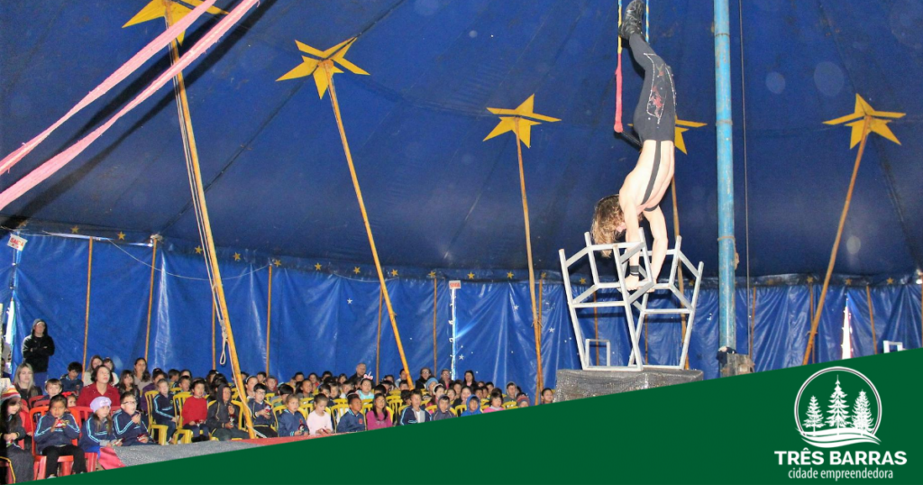 Magia do circo contagia e diverte alunos residentes no distrito de São Cristóvão