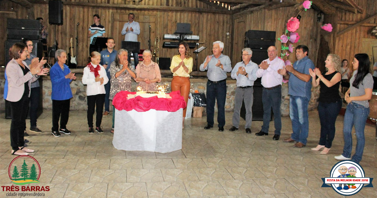 Melhor Idade: Festa reúne grupos da sede do município e interior