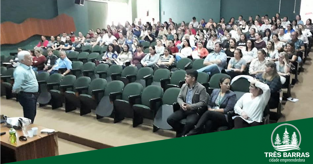 Secretaria de Saúde reúne equipe para reunião de trabalho