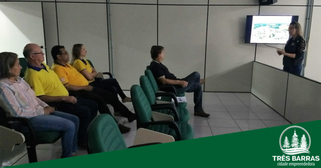 Defesa Civil reúne grupo de voluntários para apresentar e discutir o Plancom