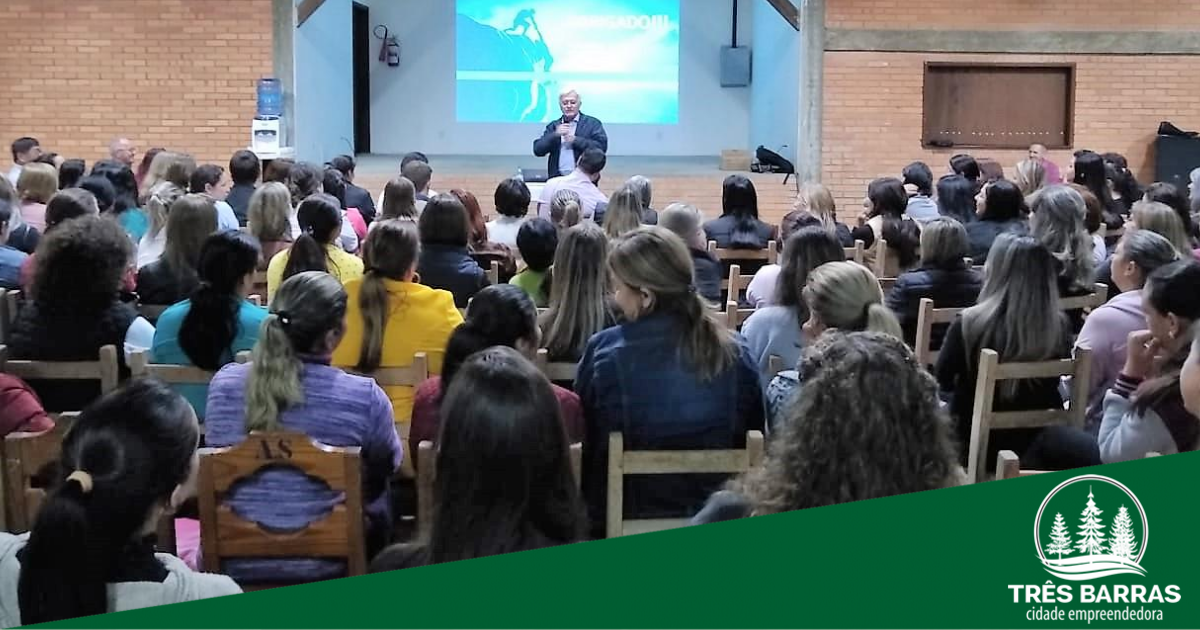 Em evento, Shimoguiri anuncia medidas favoráveis aos profissionais da Educação
