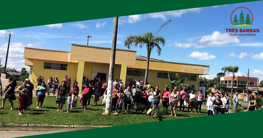 Mais de 100 mulheres participam de ação de encerramento do Outubro Rosa