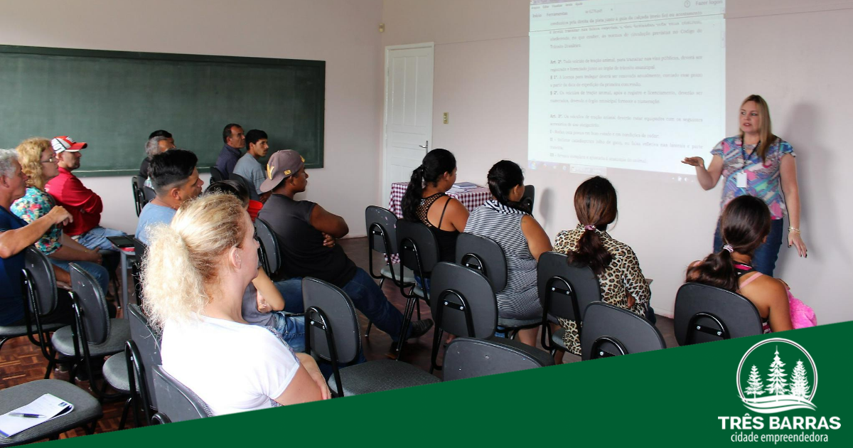 CRAS reúne catadores de recicláveis para tratar da realização de diagnóstico sobre a atividade