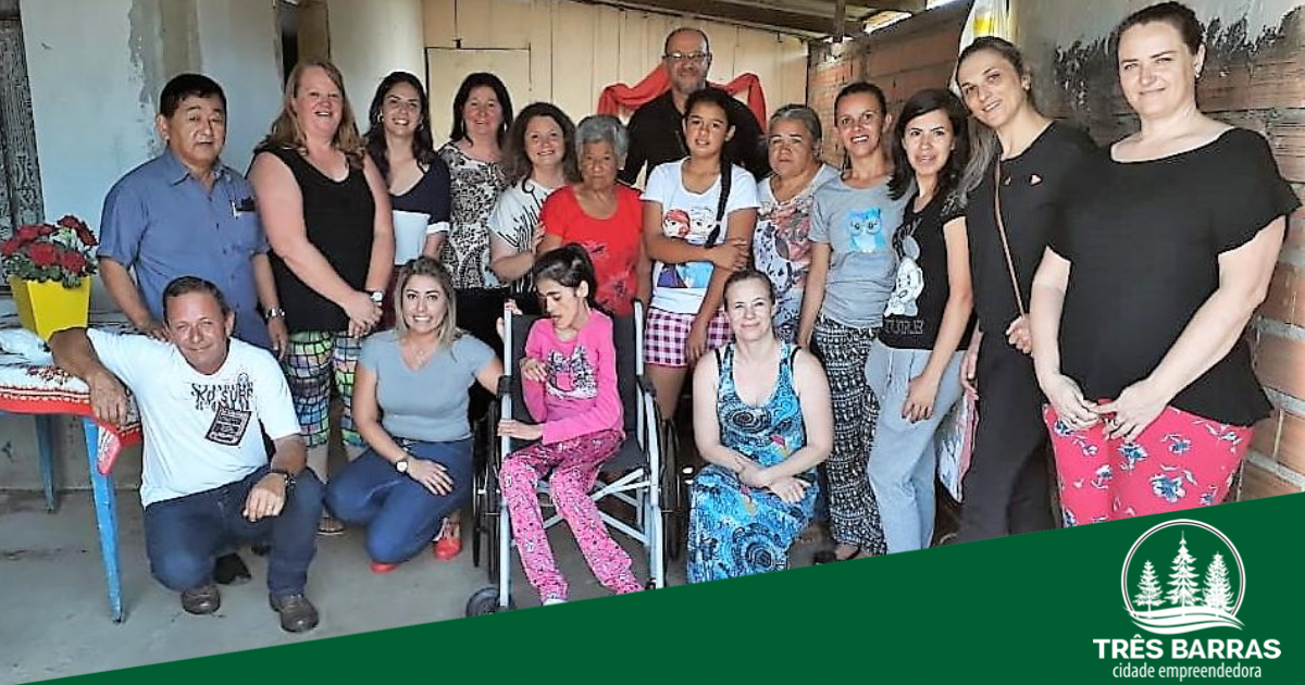 Mobilização de escola possibilita troca de lacres de latinhas por cadeira de rodas