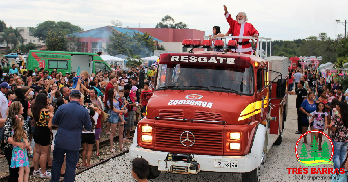 Natal Luz no centro recebe mais de 4 mil pessoas e distribui 2,7 mil presentes às crianças