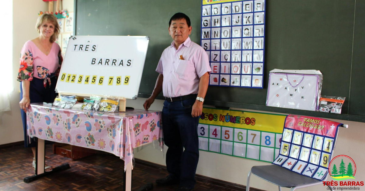 Governo de Três Barras faz aquisição de novos materiais pedagógicos para alunos do pré II e dos anos iniciais