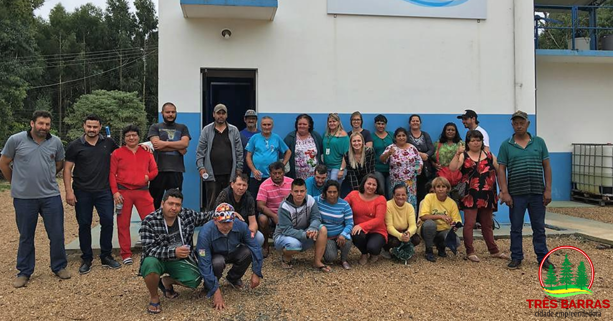 Pacientes do Caps Viva Bem participam de visita guiada à ETA do Samasa