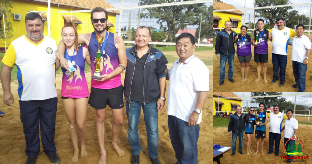 Duplas e atletas destaques são premiados em Torneio de Vôlei de Areia em Três Barras Duplas e atletas destaques são premiados em Torneio de Vôlei de Areia em Três Barras