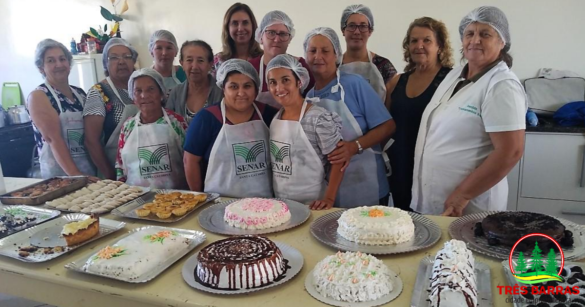 Mulheres da Melhor Idade e Clube de Mães participam de Curso de Culinária