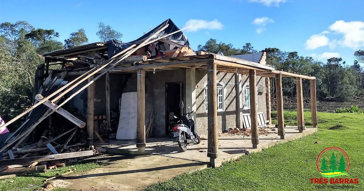 Três Barras decreta situação de emergência para atender famílias atingidas por vendaval nesta semana