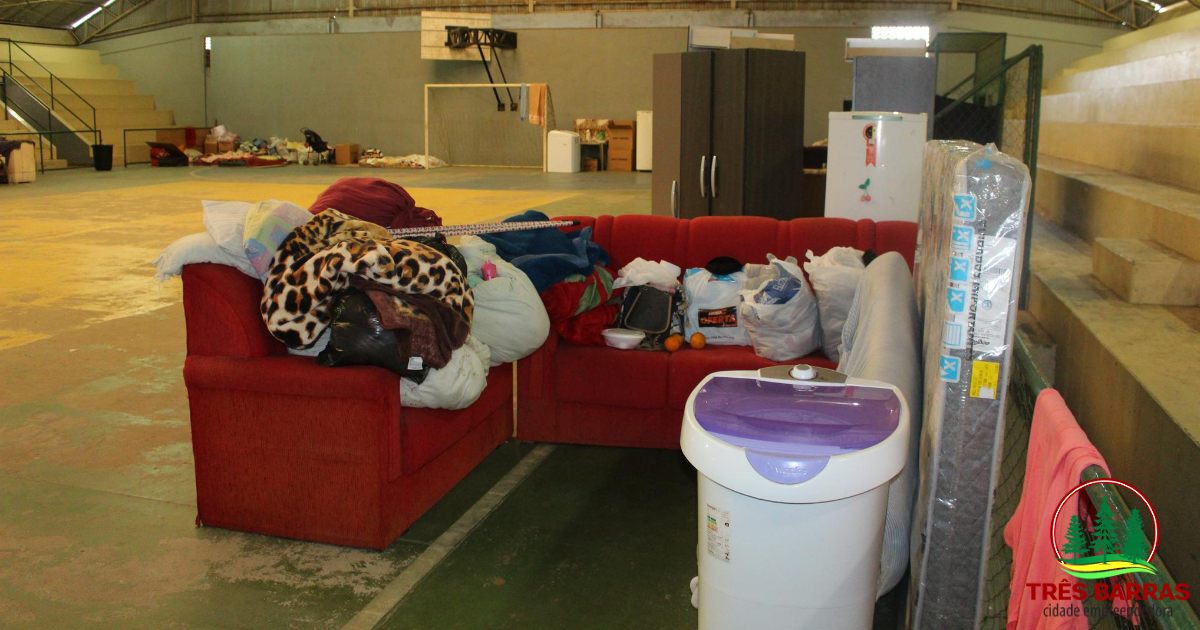 Atingidos pelas cheias começam a voltar para suas casas no São Cristóvão