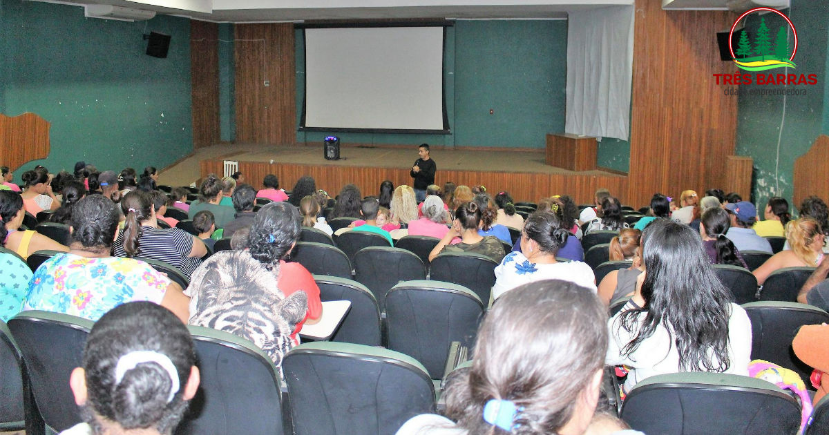 “A importância do Pai na Família” é tema de palestras com beneficiários de programas sociais do Município