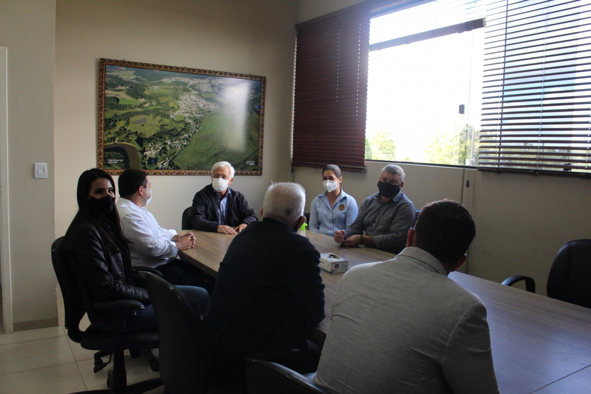 DEPUTADO RICARDO ALBA VISITA TRÊS BARRAS E SE COLOCA A DISPOSIÇÃO DO MUNICÍPIO