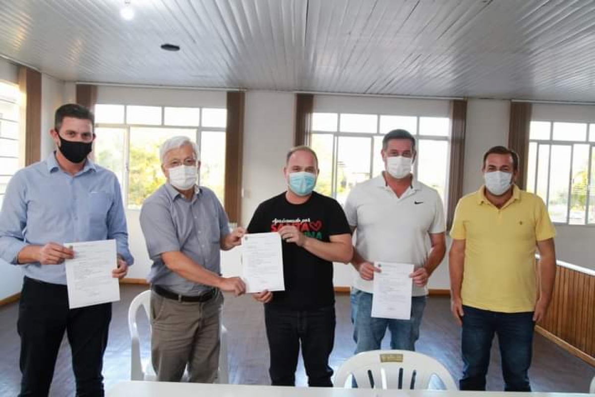 TRÊS BARRAS RECEBE EMENDA PARLAMENTAR PARA AQUISIÇÃO DE EQUIPAMENTOS AGRÍCOLAS