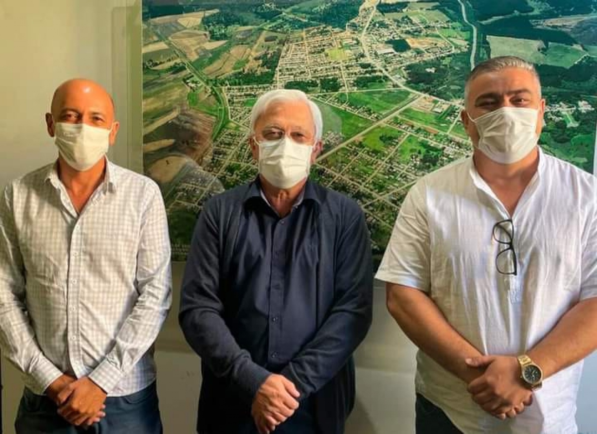 DEPUTADO SARGENTO LIMA VISITA TRÊS BARRAS E SE COLOCA A DISPOSIÇÃO DO MUNICÍPIO