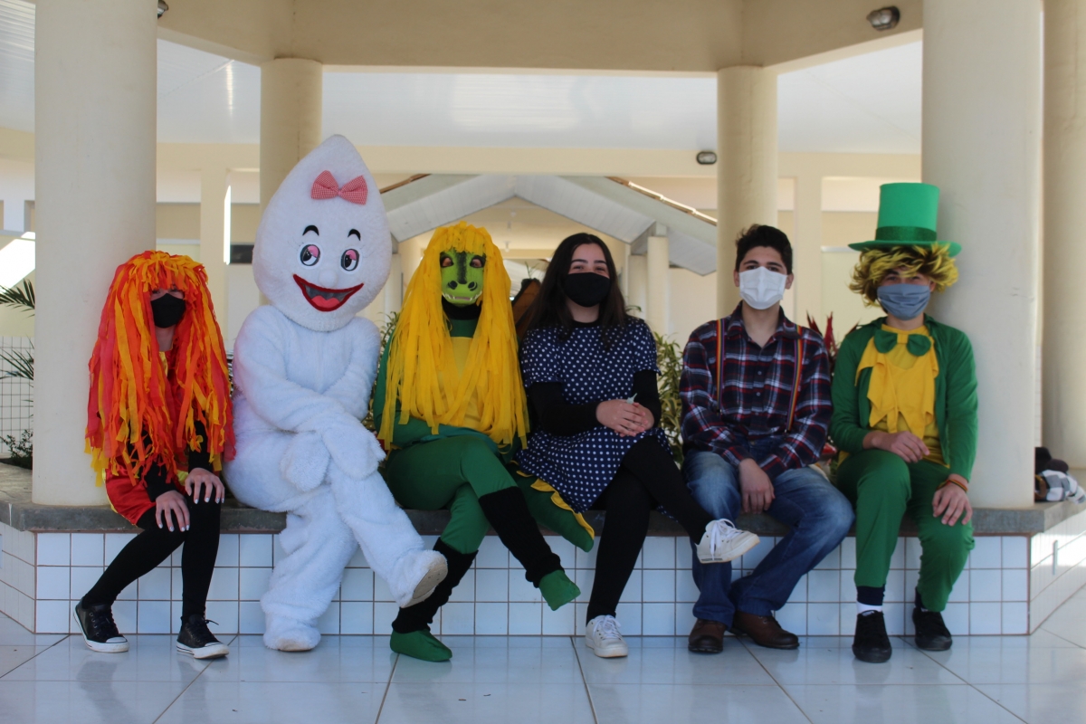 EDUCAÇÃO E SAÚDE DESENVOLVEM PEÇA TEATRAL SOBRE A COVID-19 EM TRÊS BARRAS