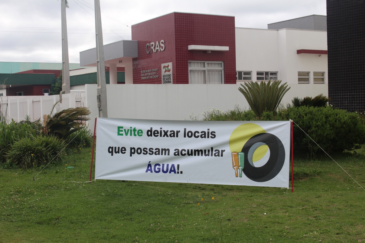 VIGILÂNCIA SANITÁRIA E AMBIENTAL REALIZAM PEDÁGIO PARA ORIENTAÇÃO SOBRE A DENGUE, EM TRÊS BARRAS